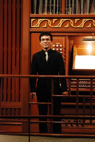 Simon Chan, organist